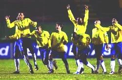 Brazil chiến thắng trong loạt sút luân lưu